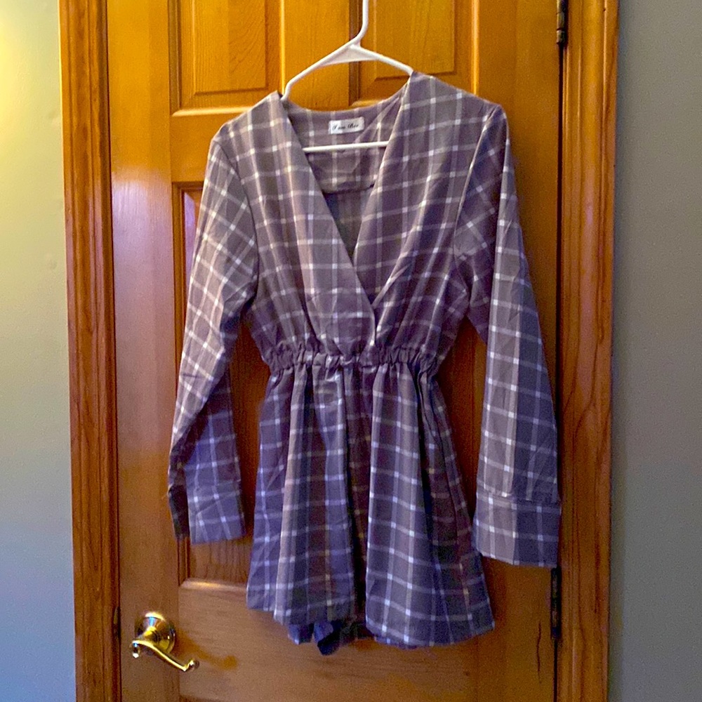 Laddies small romper with pockets.